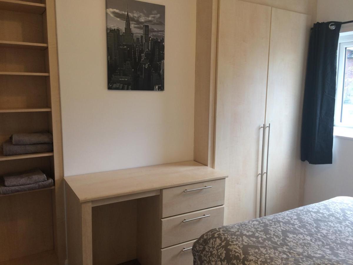 4 Bedroom House For Corporate Stays In Kettering Eksteriør bilde